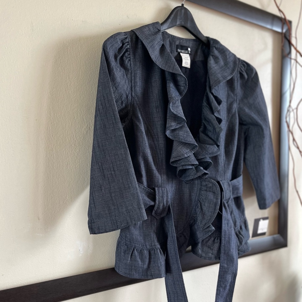 NWT  Slate blue denim look Danielle B ruffled blazer - Picture 9 of 10